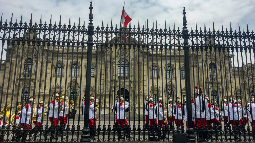 Catch the Changing of the Guard ceremony for free in Lima 